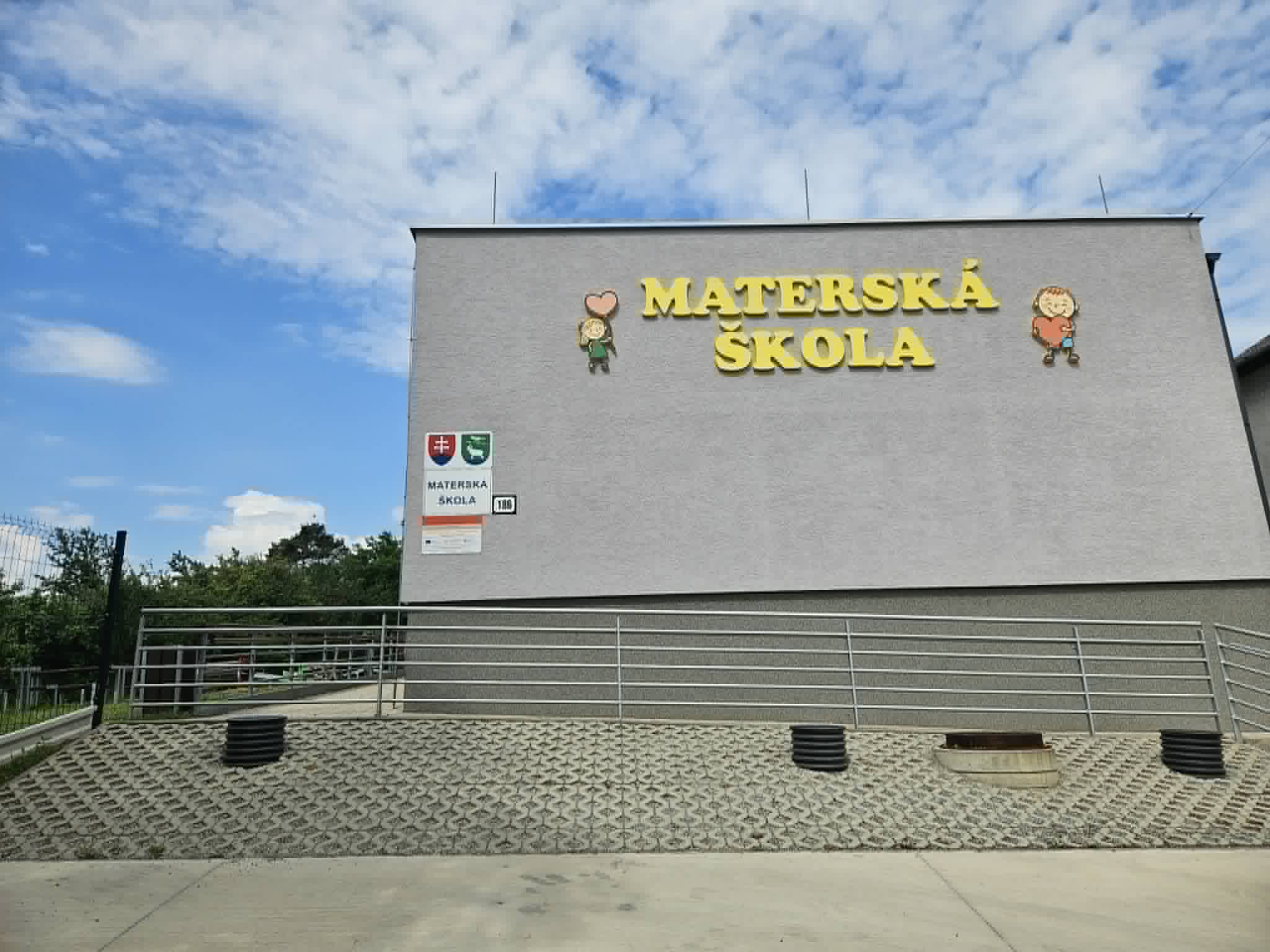 Fasáda budovy MŠ